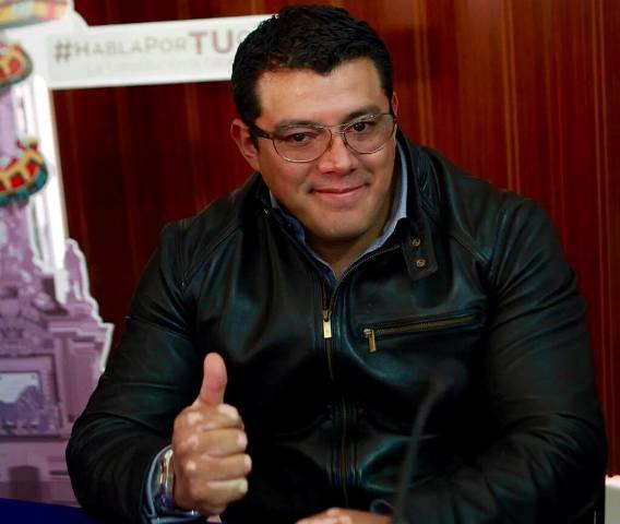 El candidato independiente a la Asamblea Constituyente, Ismael Figueroa Flores, acudió a emitir su voto. Imagen de archivo.