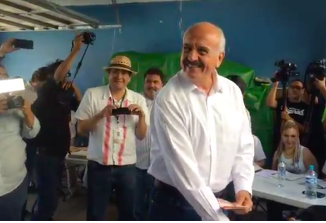 El candidato independiente por la gubernatura de Chihuahua, José Luis Barraza, dijo que no declinará a favor de nadie. 
