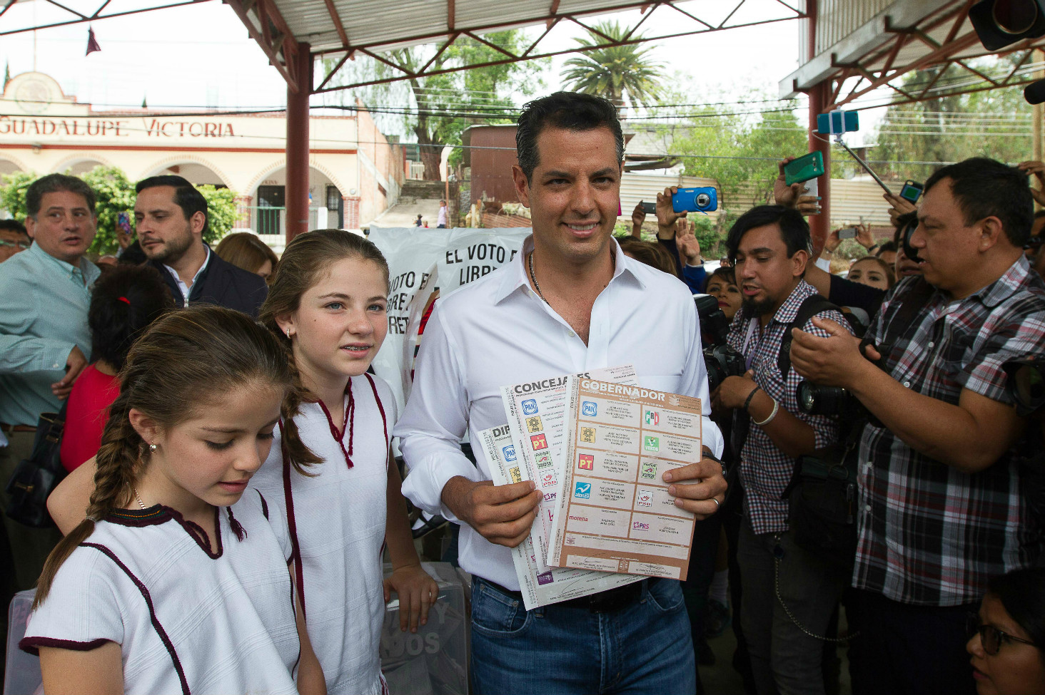 Candidato del PRI-PVEM-Panal a la gubernatura de Oaxaca, Alejandro Murat.