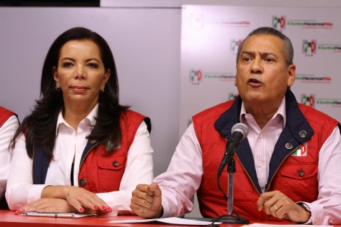 El líder del PRI, Manlio Fabio Beltrones. 