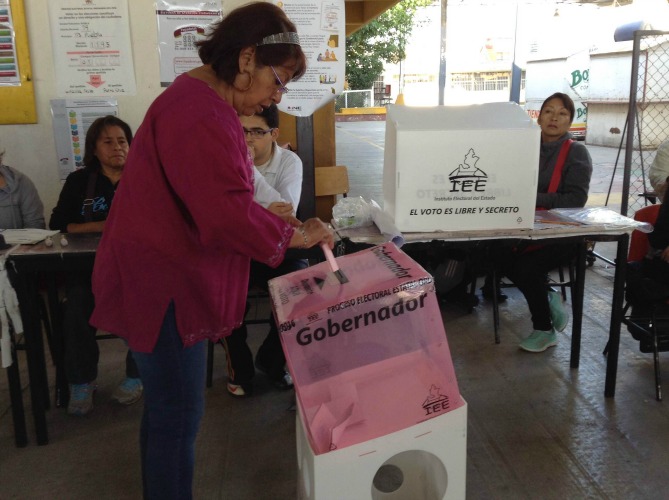 Durante el inicio de la jornada electoral en Puebla, se registran retrasos en la instalación de 7 mil 262 casillas.