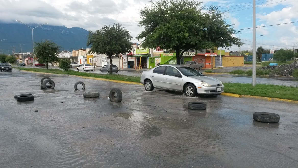 En municipios como San Nicolás un día de lluvia basta para que se creen mil nuevos baches en las calles y avenidas. 