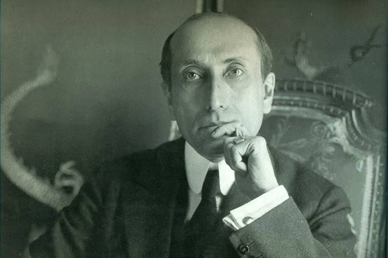 En la programación destaca la invocación que se hace a Amado Nervo