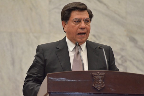 El ex gobernador interino de Michoacán, Jesús Reyna, fue trasladado a Morelia para una operación de emergencia.