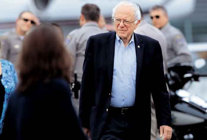 Bernie Sanders, segundo en las primarias de su partido ante la ex secretaria de Estado, no quiere renunciar a la carrera presidencial. 