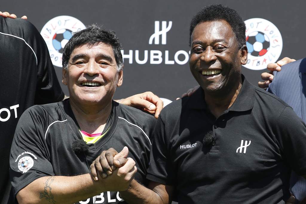 Maradona y Pelé hicieron las pases 
