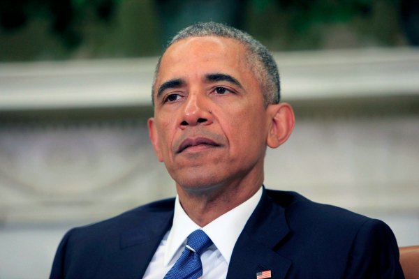 "He visto de cerca su compromiso con nuestros valores", dijo Obama en respaldo de Clinton