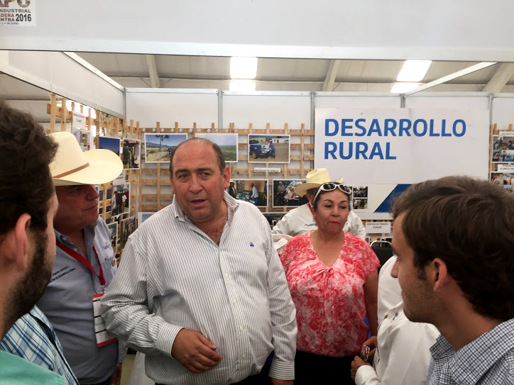 El gobernador Rubén Moreira Valdez, encabezó la ceremonia inaugural de la II Edición de Expo agroindustrial y Ganadera Canacintra 2016.