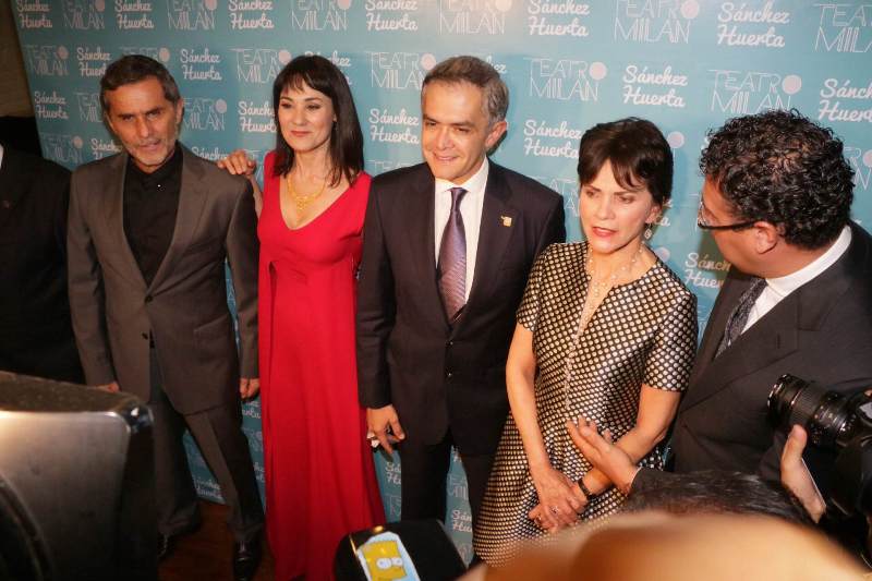 Humberto Zurita, Mónica Garza, Miguel Ángel Mancera y Pati Chapoy en la primera función de 'Sánchez Huerta'. 