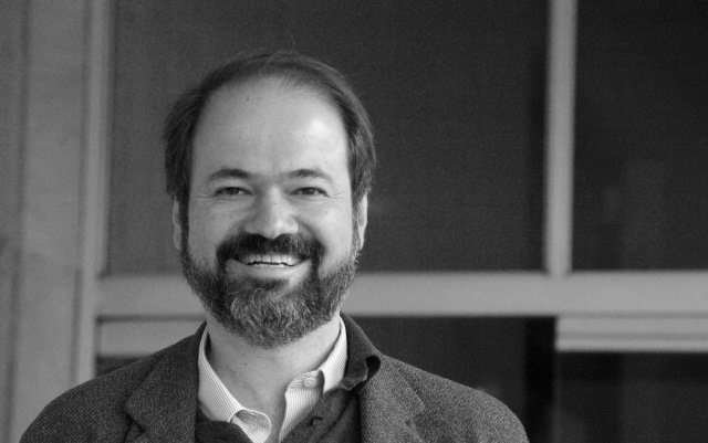 Hacia 1977 Villoro tuvo en Radio Educación el programa El lado oscuro de la luna, que se definía por el lema "La región desconocida de la música de ro