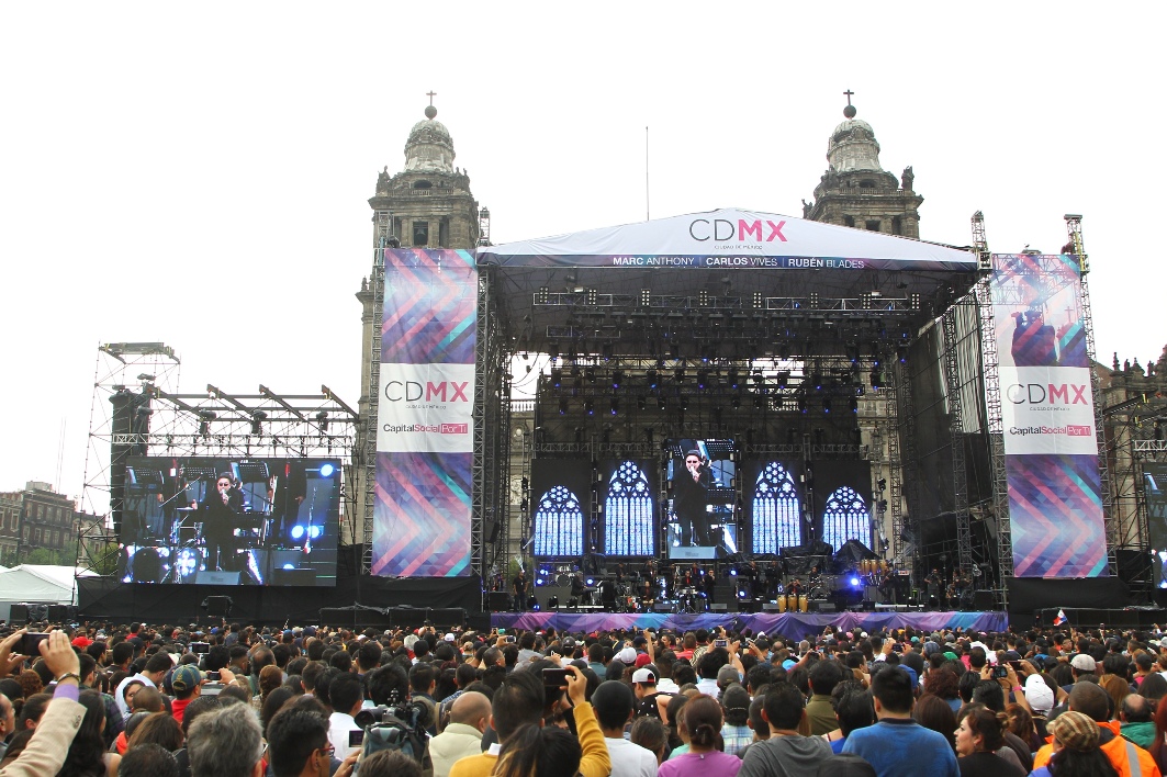 Así luce el Zócalo capitalino con la presencia de Rubén Blades. 