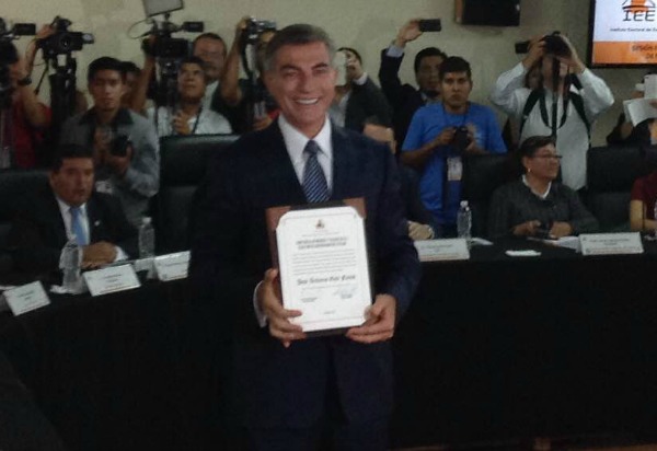 Gali Fayad recibió la constancia de mayoría en Puebla, estado que gobernará hasta diciembre de 2018.