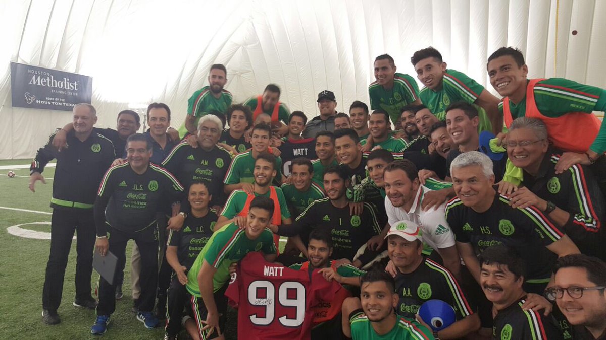 J.J Watt con la selección de Juan Carlos Osorio