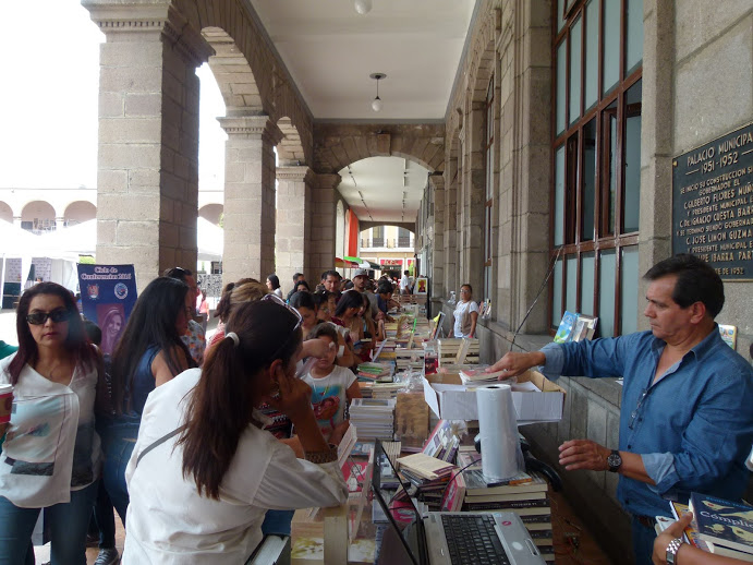 El gobernador subrayó la participación de los clubes de lectura en la generación de este encuentro y pide a los ciudadanos exigirlo cada año