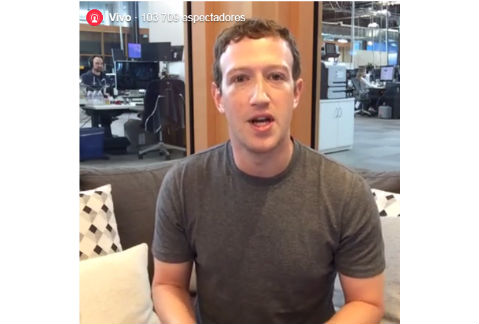 Mark Zuckerberg está contestando preguntas a través de Facebook Live que le hacen usuarios de Facebook. 
