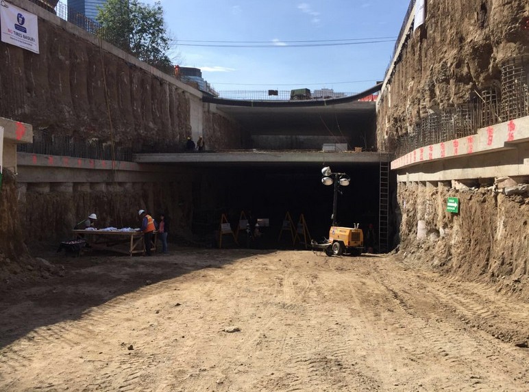 Se han excavado 600 metros lineales de mil 200, con lo que en ese aspecto se tiene un avance del 50%.