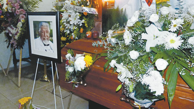 El funeral fue muy concurrido por vecinos de Vallarta que acudieron a dar el último adiós a su ídolo. 