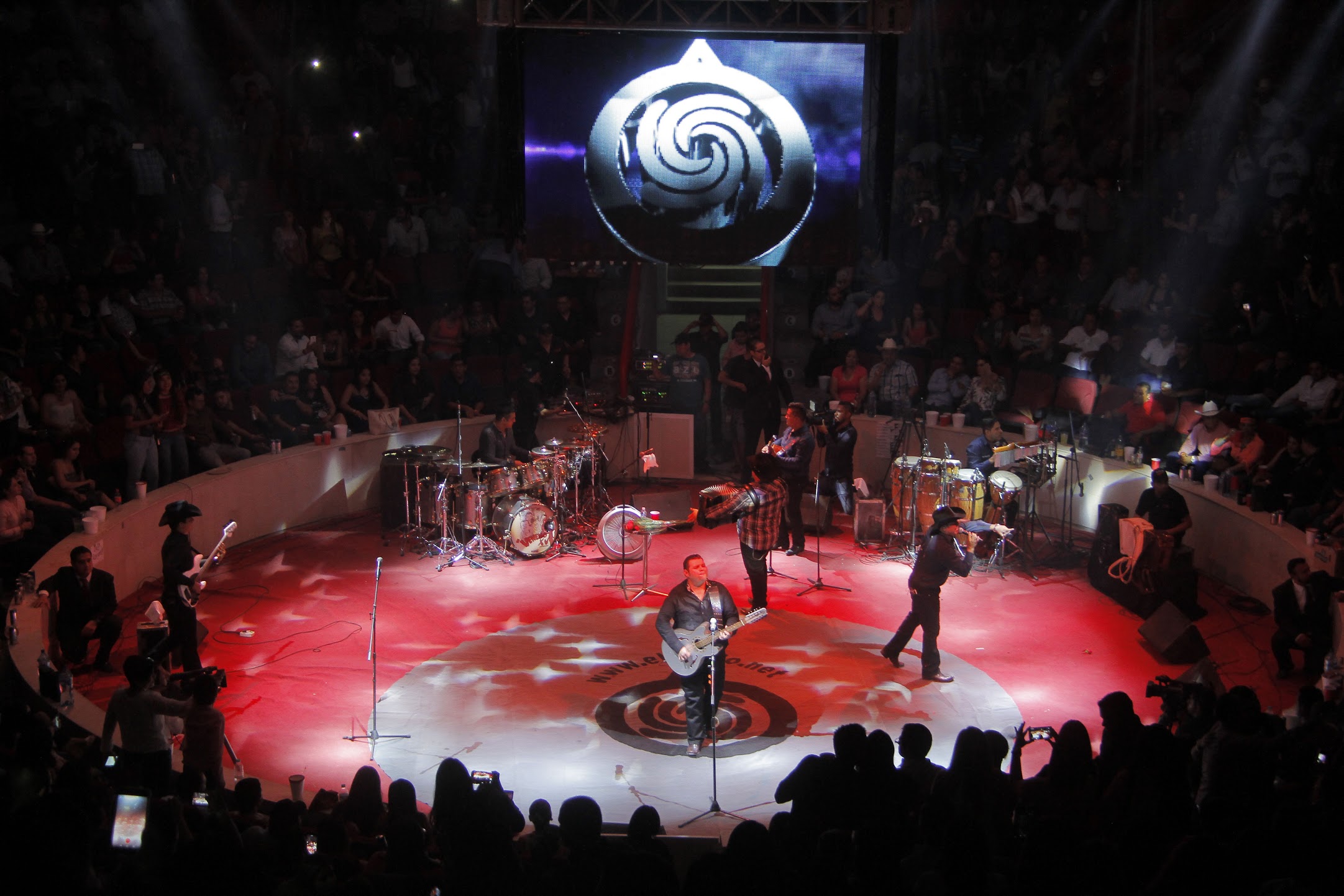 Grupo Duelo se presentó en el Palenque de la Feria Nacional de Gómez Palacio.