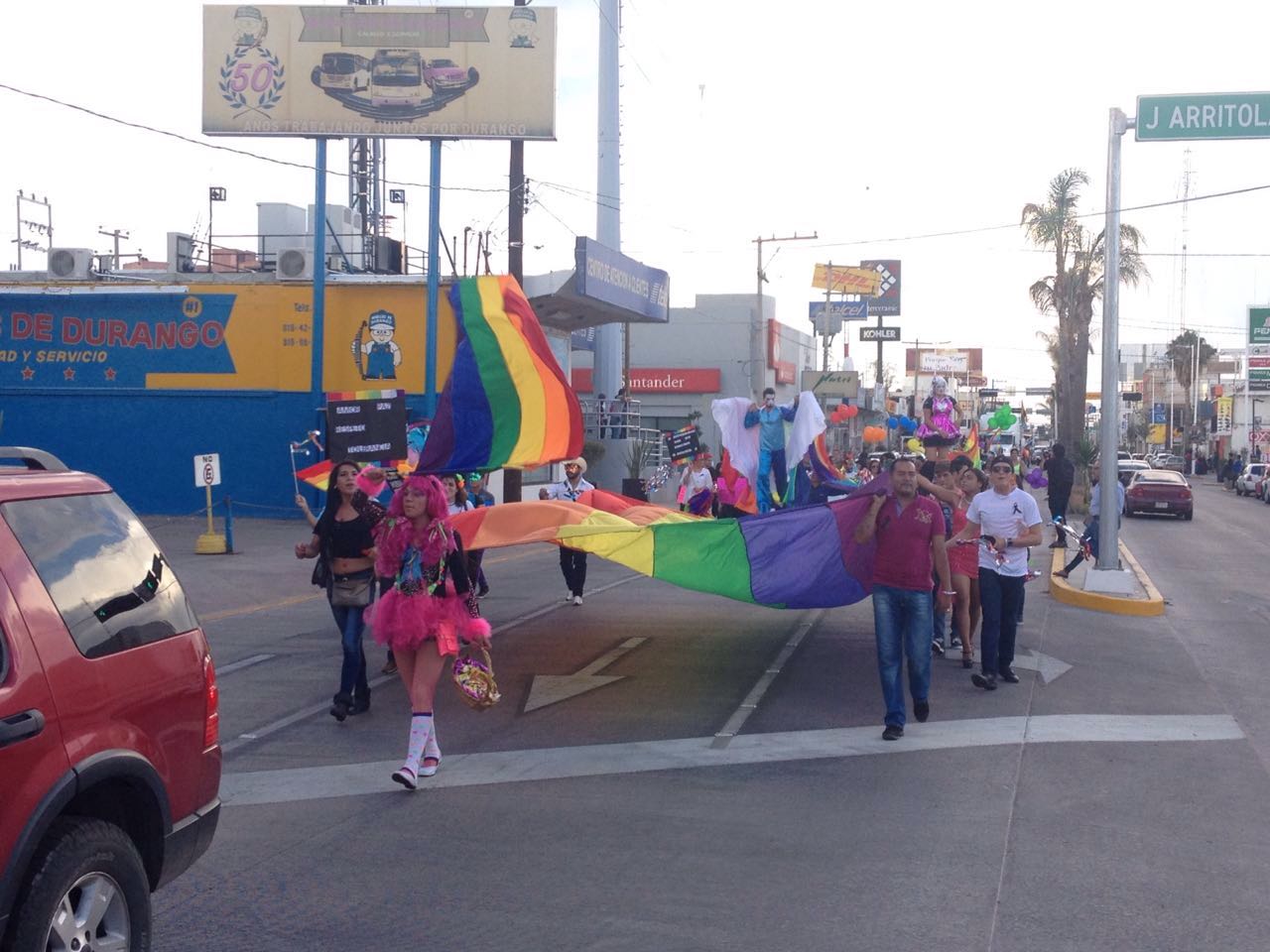 Se llevó a cabo la marcha del Orgullo Gay en Durango, en un clima de tranquilidad y respeto.