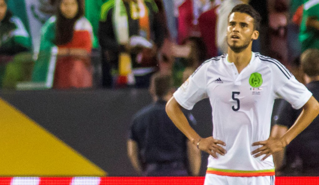 Diego Reyes en el duelo ante Chile