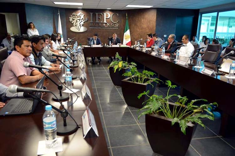 Este domingo se llevo a cabo la sesión especial del IEPC para entregar las constancias a los diputados de representación proporcional.