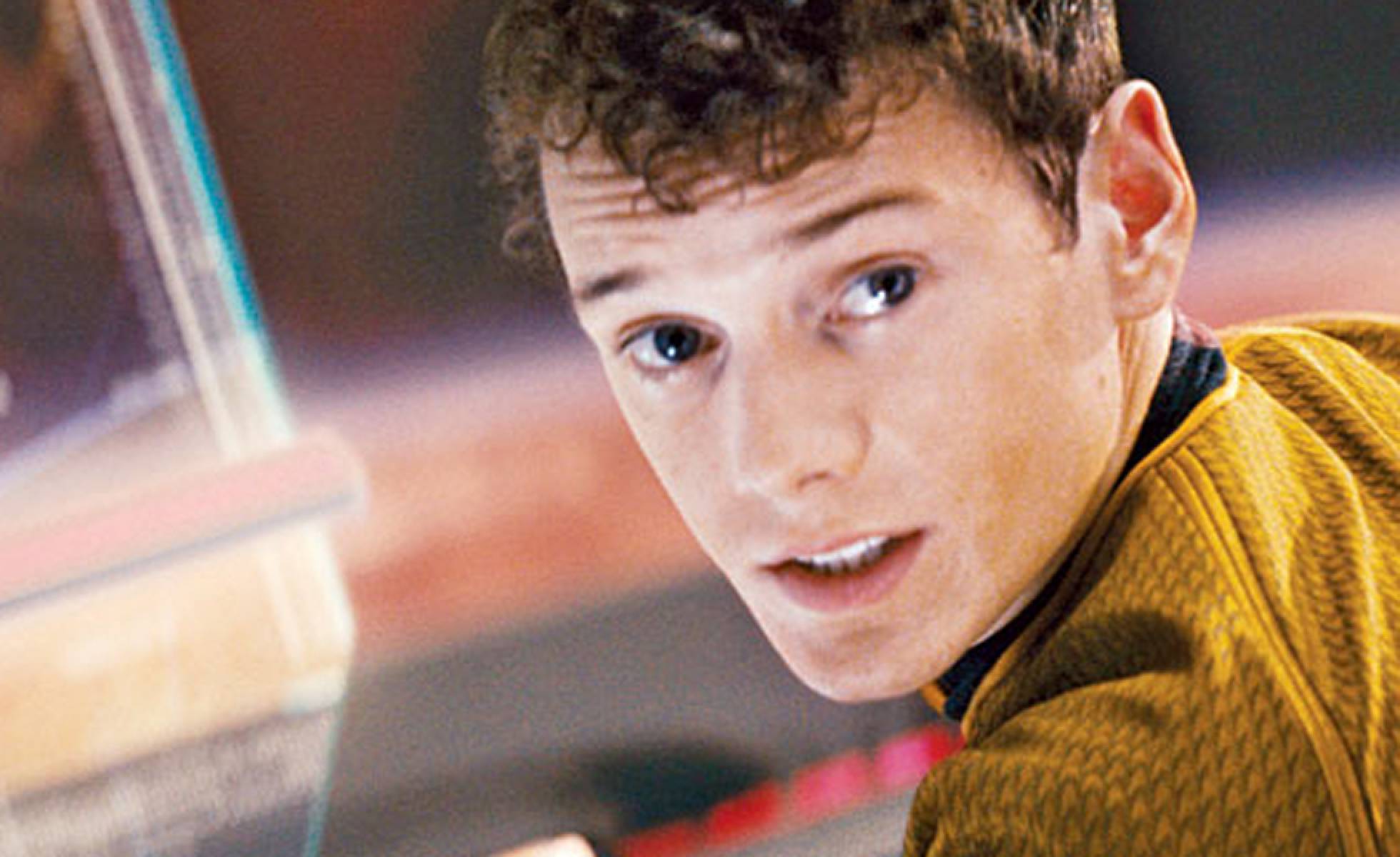 Interpretó a Pavel Chekov en el reboot de 'Star Trek'. 
