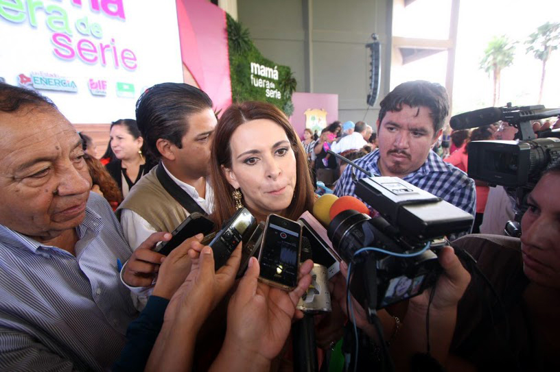 Carolina Viggiano, presidenta honoraria del DIF Coahuila. 