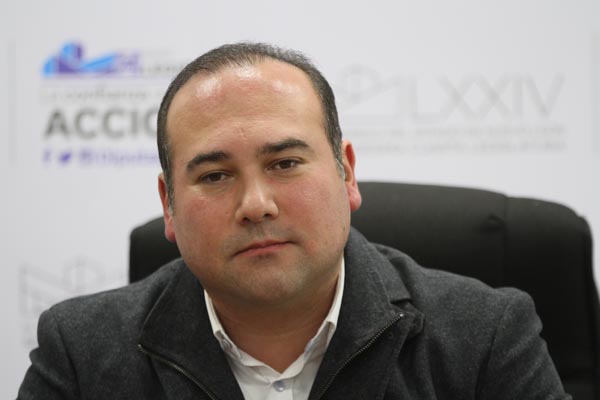 El legislador dijo que los panistas se oponen a la forma en que se aprobó. 