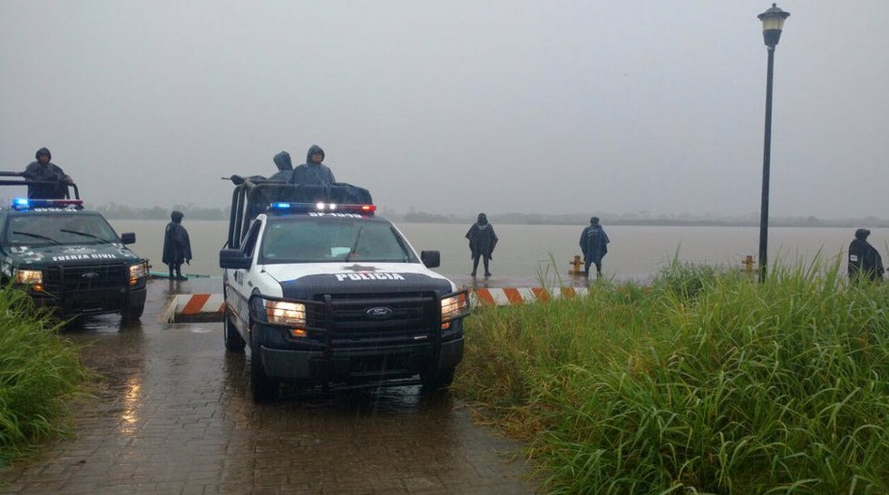 Protección Civil de Veracruz activó el Plan Tajín, que consiste en el monitoreo de ríos y arroyos ante la tormenta tropical 'Danielle' para proteger a