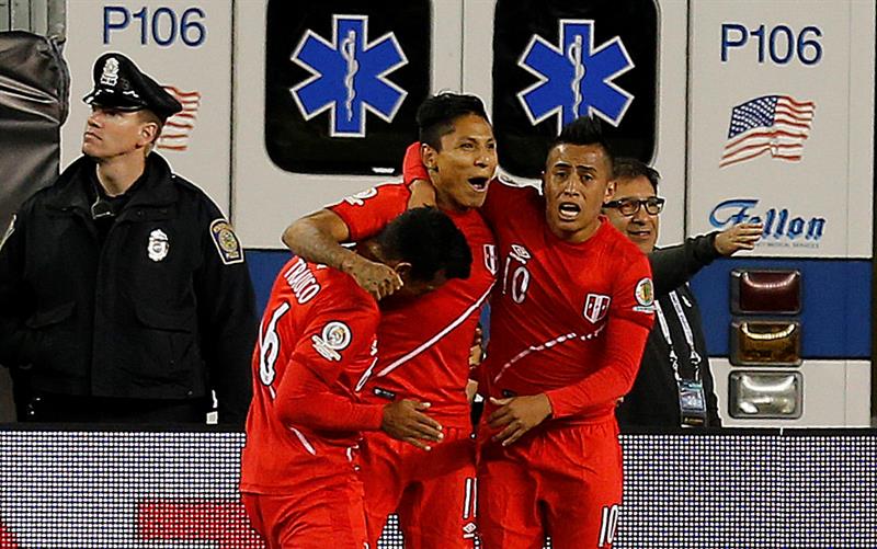 Raúl Ruidíaz fue el autor de uno de los momentos más polémicos de la Copa América Centenario