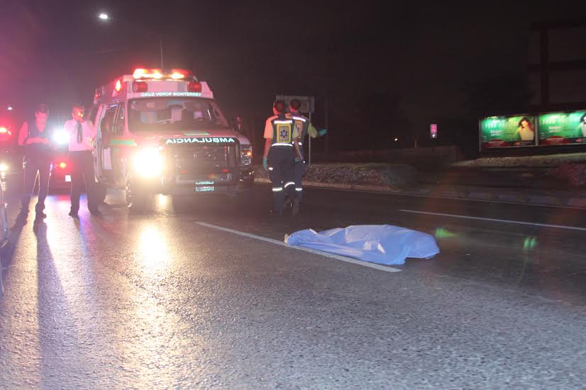 El hombre murió de manera instantánea al ser lanzado a varios metros de distancia.