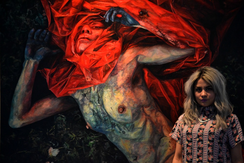 Paulina Jaimes exhibe su obra en la muestra 'Entre el silencio y el canto', en la galería de la SHCP.
