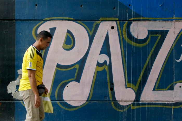 El acuerdo abre la puerta para que el país salga de medio siglo de conflicto armado.