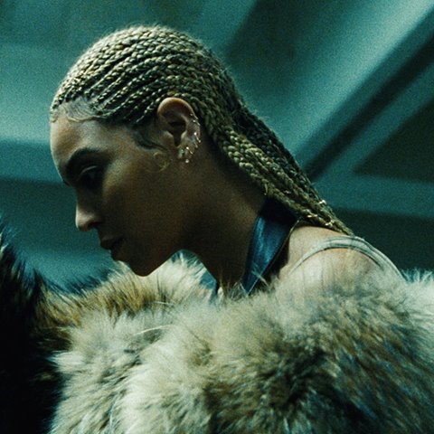 Beyoncé dio a conocer "Sorry" en Youtube. 