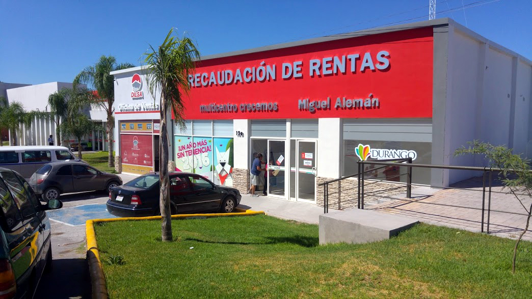 Se han clocado anuncios en el anterior kiosko, como a lo largo del bulevar Miguel Alemán orientando sobre las nuevas oficinas.