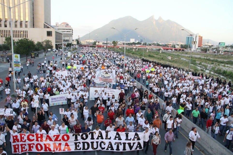 Tanto los carriles ordinarios como los del exprés fueron tomados.