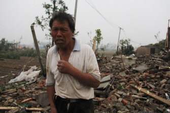 Clima extremo deja a cientos de personas heridas y sin vivienda