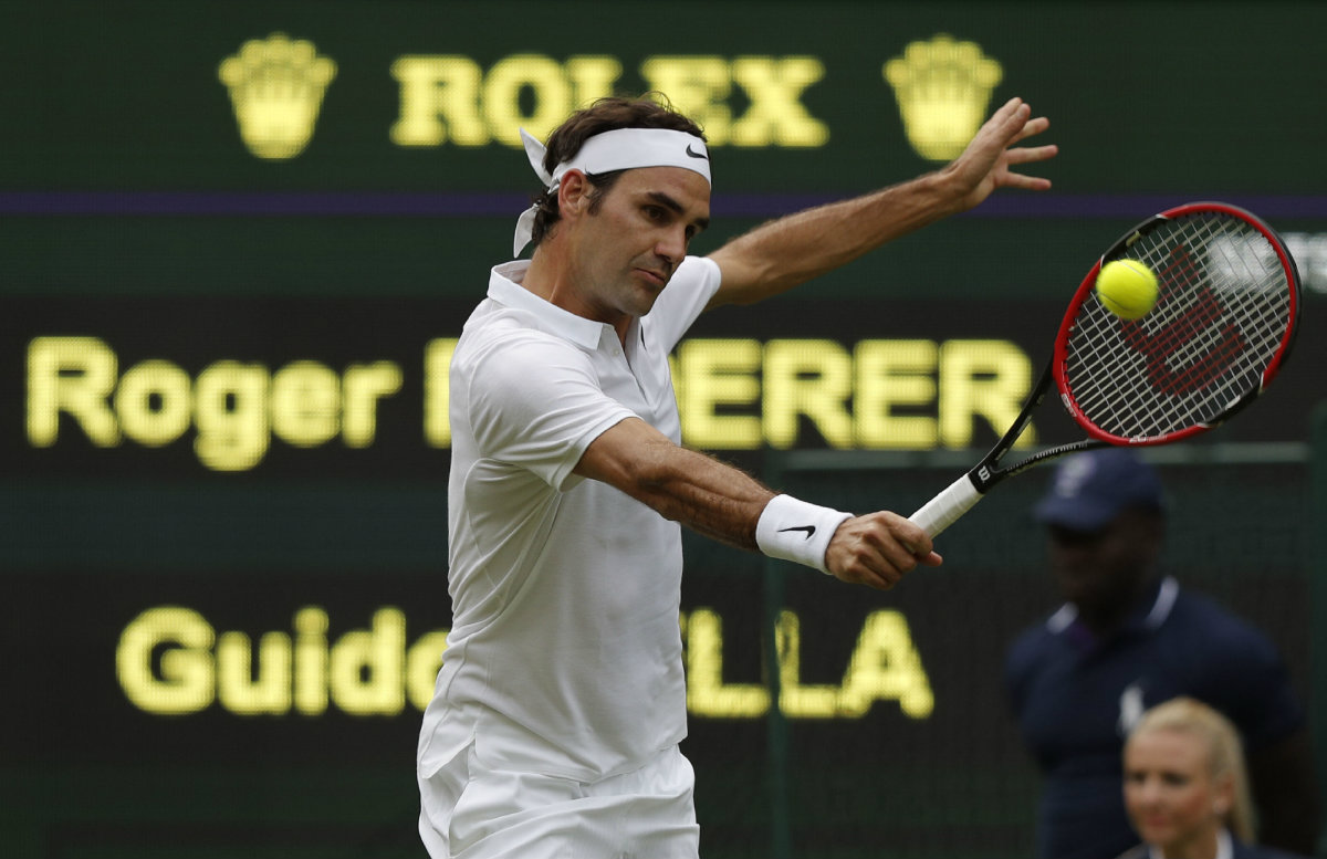 Roger Federer avanzó sin problemas