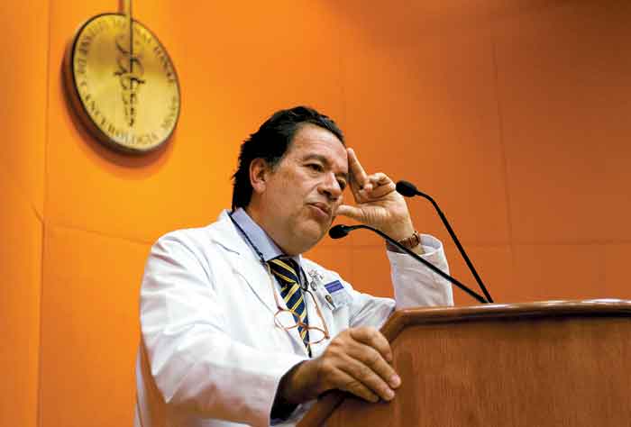 Alejandro Mohar participó  en la tercera Reunión del Colegio Mexicano para la Investigación del Cáncer.