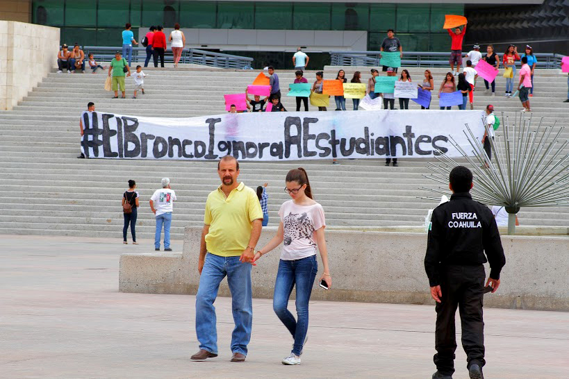 Alumnos laguneros de educación media y superior, se manifestarán en apoyo a 300 estudiantes de la Preparatoria en la colonia Alianza Real de Escobedo 