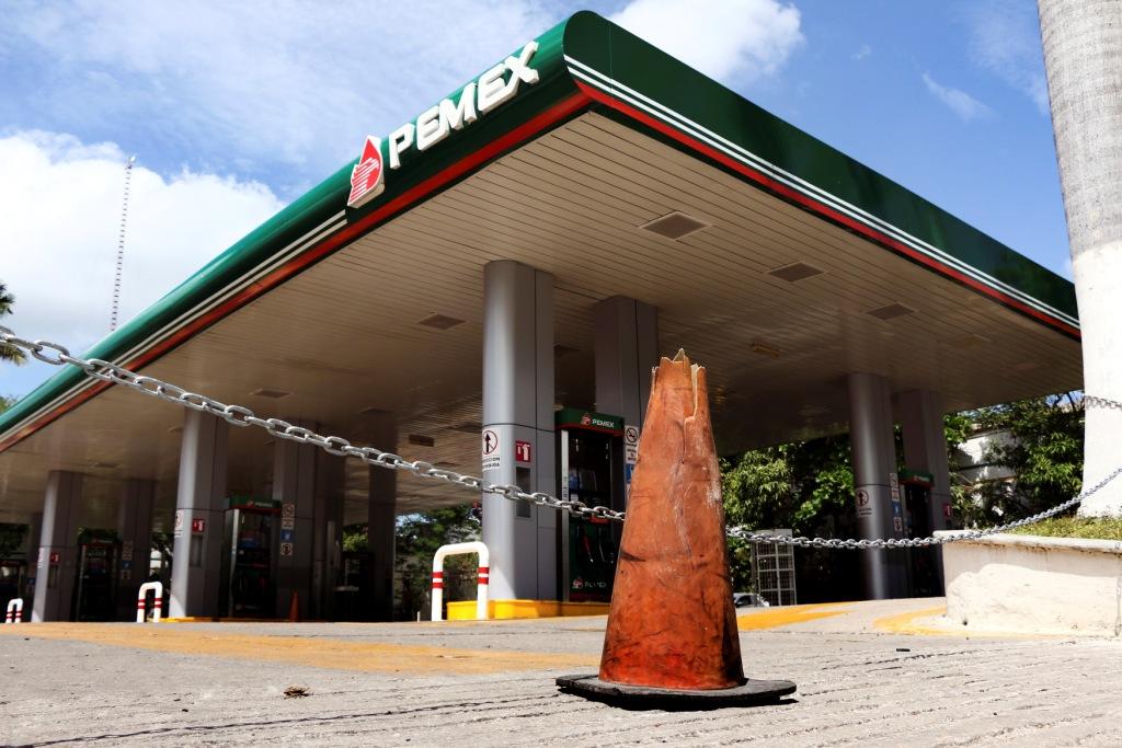 Estaciones de gasolina cerradas en Tuxtla Gutiérrez por falta de combustible.