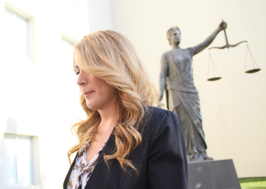 La ex alcaldesa compareció por presuntos daños al erario, delitos por los cuales podría alcanzar hasta 20 años de prisión.