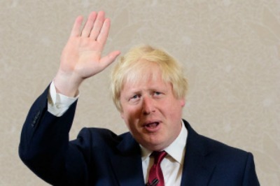 Johnson dejó la disputa después que el secretario de Justicia, Michael Grove, anunció su candidatura para suceder a Cameron.