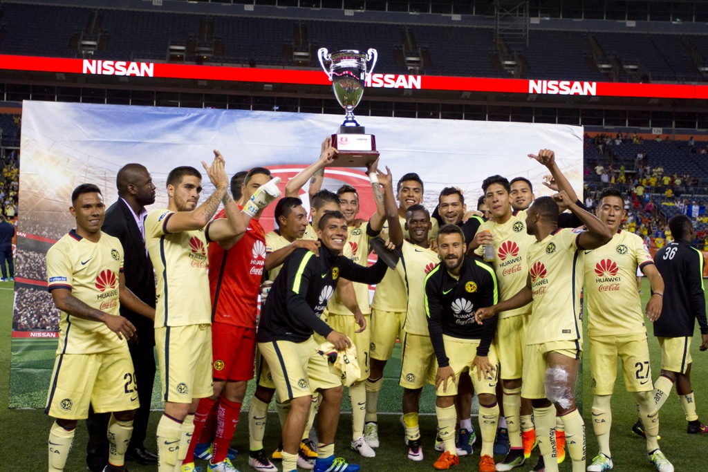 América levanta el título que disputó con Pachuca en un duelo amistoso 