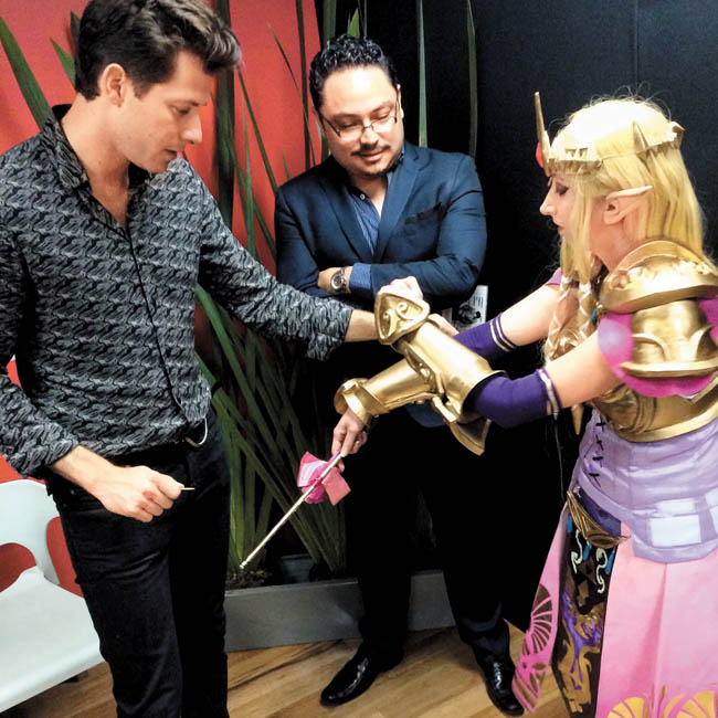 Convivió con sus seguidores durante su participación en un concurso de "cosplay".