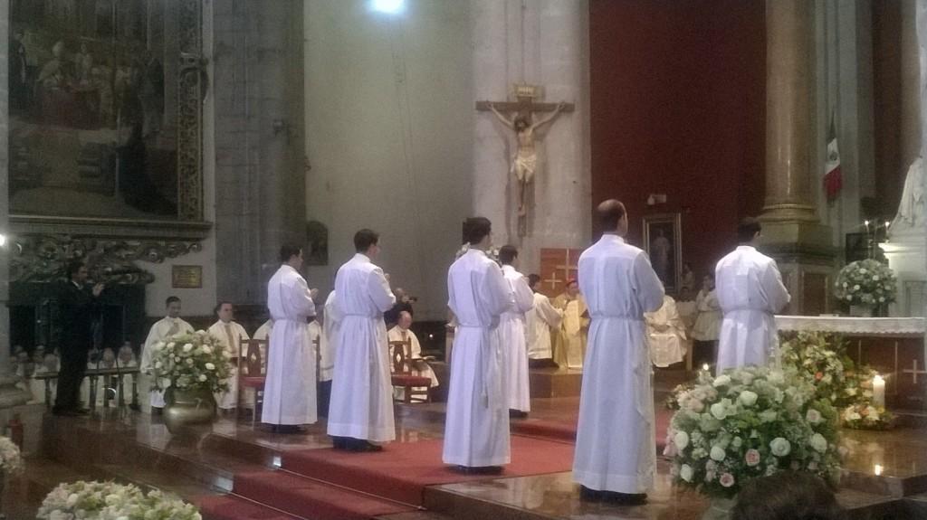 La ceremonia fue en la antigua Basílica de Guadalupe, en donde el director general de la Legión de Cristo en México, Ricardo Sada, pidió a los asisten