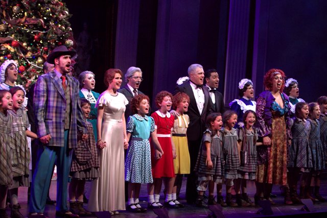 El elenco de 'Annie'.