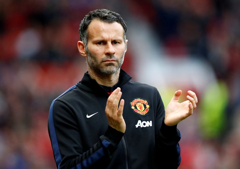 Ryan Giggs, asistió a Louis Van Gaal en el banquillo la pasada temporada