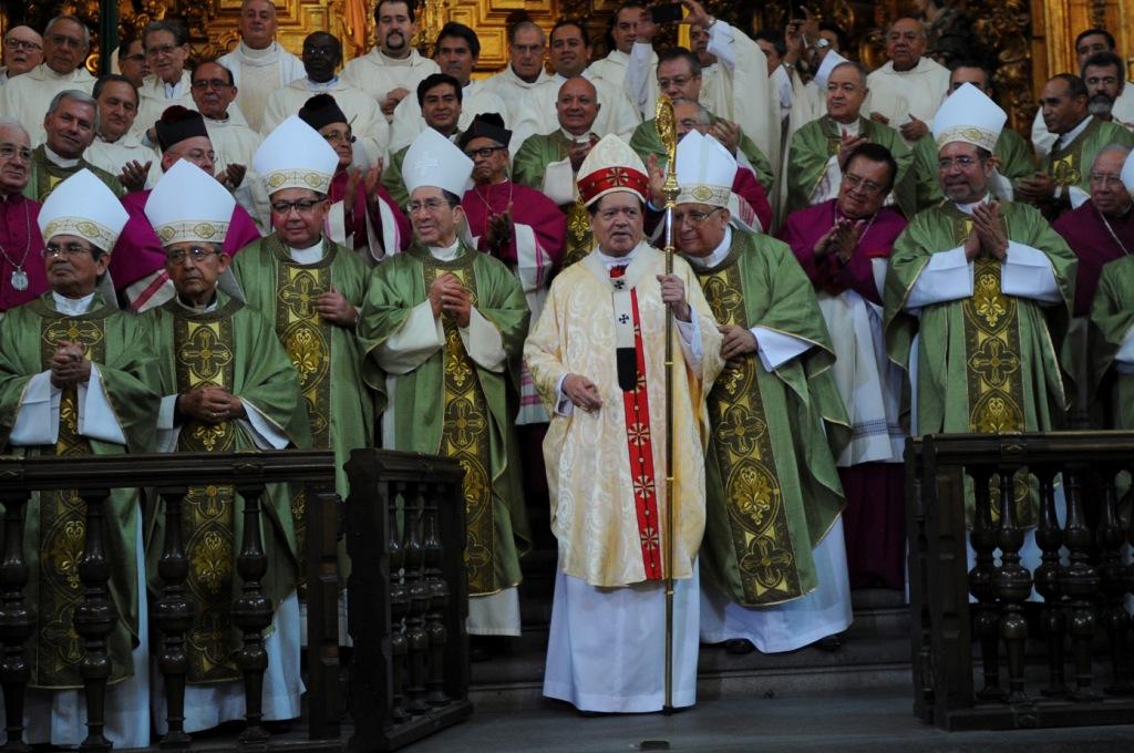 El cardenal Norberto Rivera recibió un mensaje del Papa Francisco donde le envia su bendición, así como a obispos auxiliares. 
