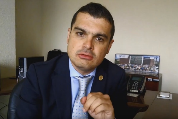 El diputado panista Jorge Triana dijo que su bancada insistirá en incorporar su contrapropuesta al proyecto con las observaciones de Peña para incluir